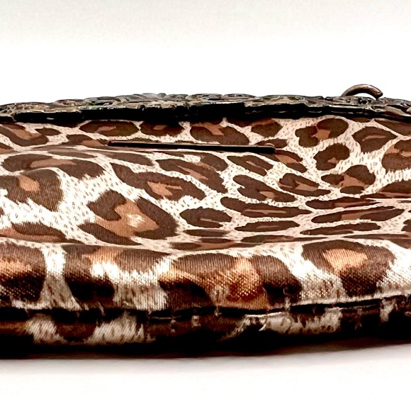 (1539) UNIQUE, Guess Small Leopard/Bee Clutch Purse, Vintage - Picture 3 of 7